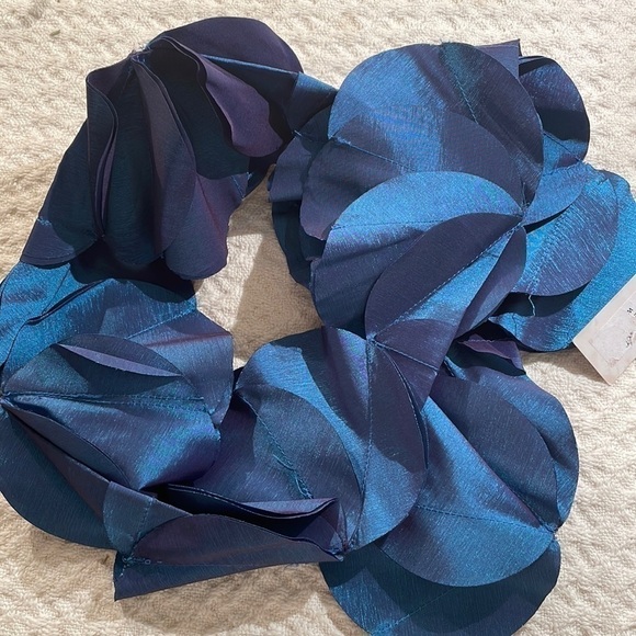 Blue Taffeta Circular Disc Scarf Hues Of Purple Sheen Geometric NWT - Picture 1 of 5
